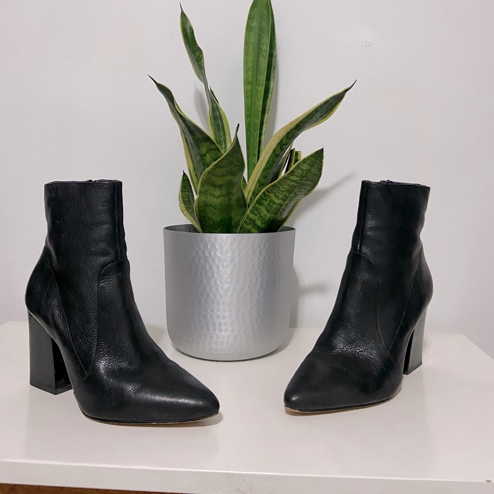 Vince Camuto black heeled boots. Real leather. Size 8. - Picture 1 of 14